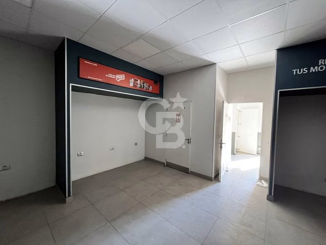 Local habilitado de 78,65 m2 en Strip center