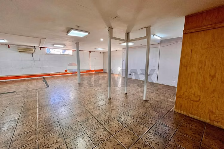 Se arrienda local comercial en 2° piso
