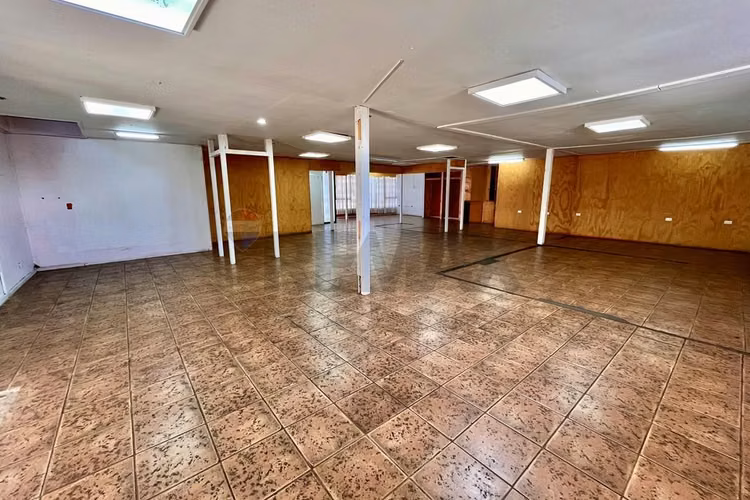 Se arrienda local comercial en 2° piso