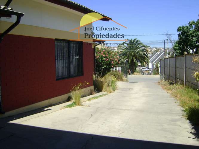 Terreno con construcción sólida y galpón Cod-2405 - Imagen 9