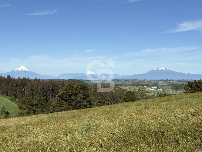 Hermosa vista a 4 volcanes solo 10 minutos de Puerto Varas