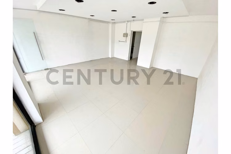Arriendo local comercial de 30 mt2 en Ulriksen