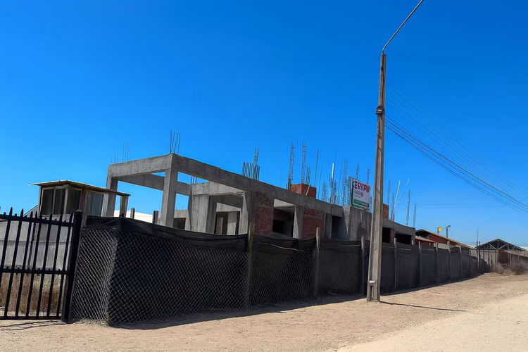 Guanaqueros: Obra Gruesa Iniciada |  (135901)