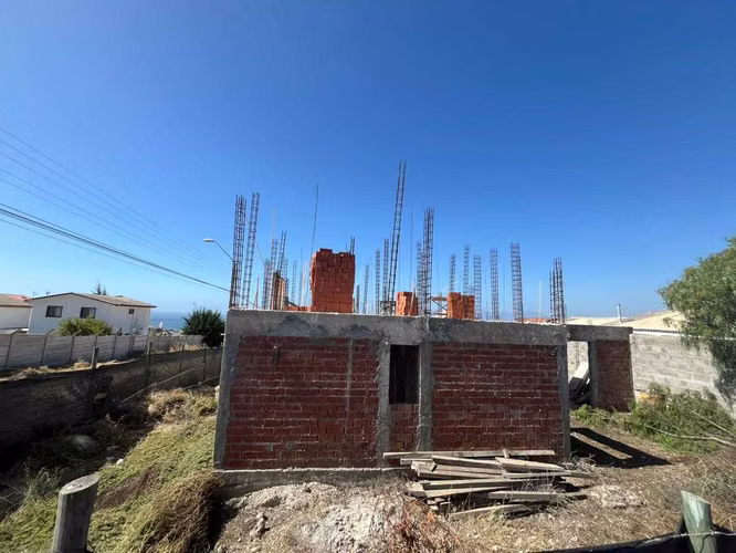 Guanaqueros: Obra Gruesa Iniciada |  (135901)
