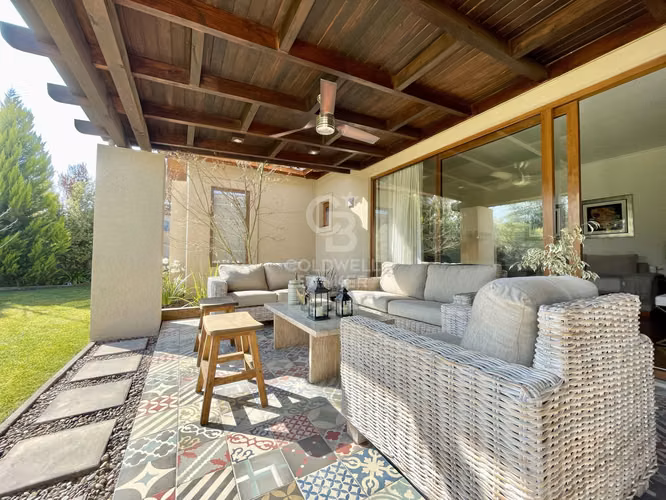 Casa no perimetral- Maravillosa oportunidad Chicureo
