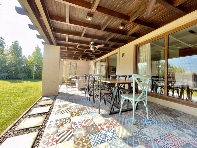 Casa no perimetral- Maravillosa oportunidad Chicureo