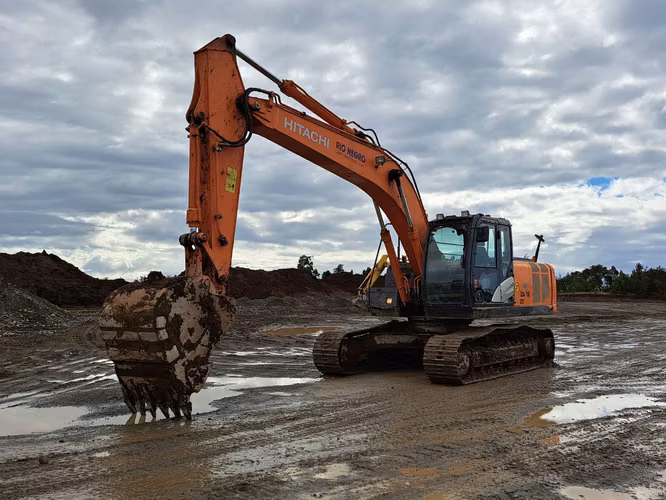 Excavadora Hitachi 210LC, Año 2020