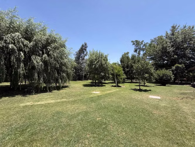 CASA CON HERMOSO JARDÍN EN CONDOMINIO - Imagen 28
