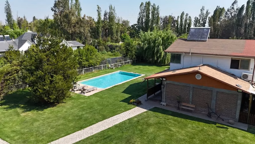 CASA CON HERMOSO JARDÍN EN CONDOMINIO - Imagen 19