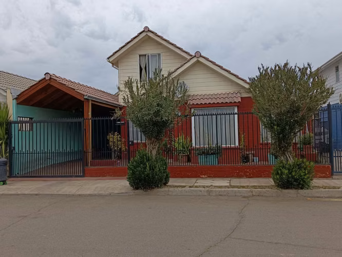 ROPIEDAD EN CALLE EL MACAL, TERCERA ETAPA, LARAPINTA.