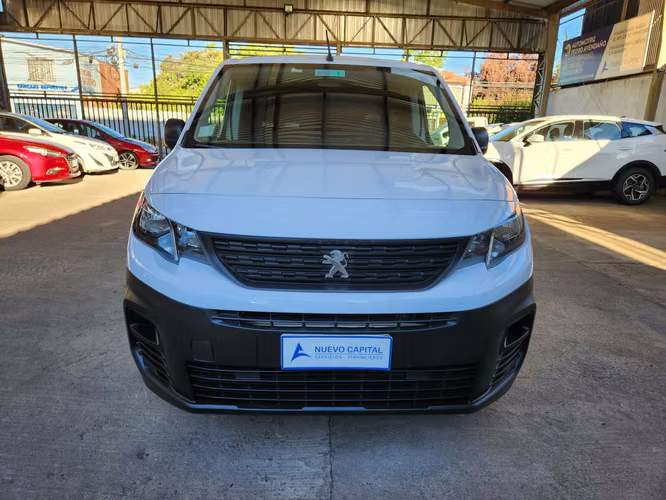 Peugeot partner 1.5 Hdi FULL EQUIPO año 2023, RECIBO VEHICULOS