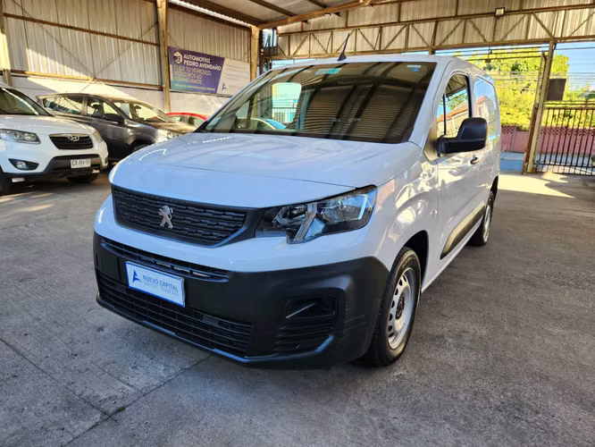 Peugeot partner 1.5 Hdi FULL EQUIPO año 2023, RECIBO VEHICULOS