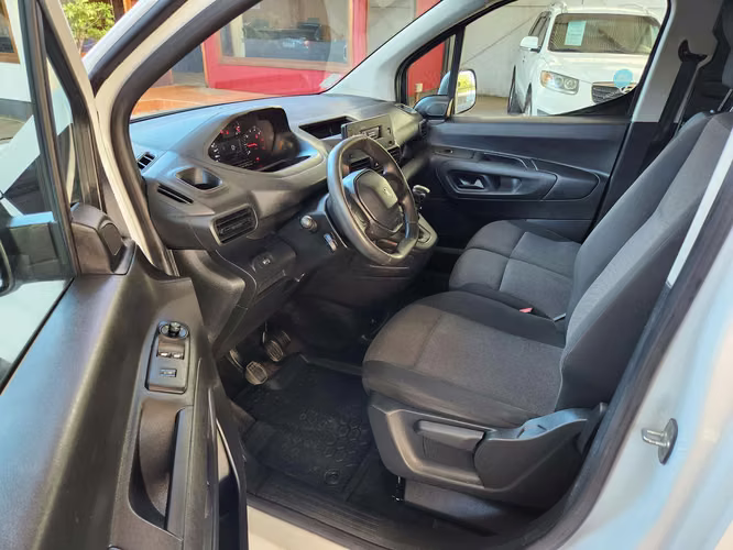 Peugeot partner 1.5 Hdi FULL EQUIPO año 2023, RECIBO VEHICULOS
