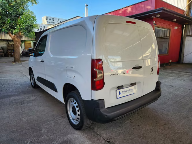 Peugeot partner 1.5 Hdi FULL EQUIPO año 2023, RECIBO VEHICULOS