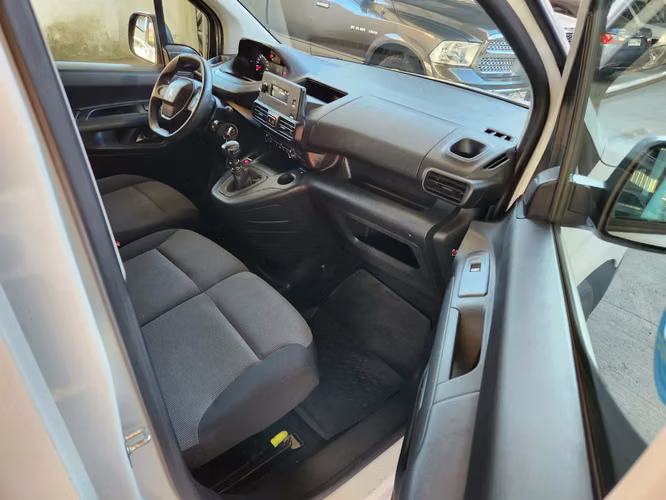 Peugeot partner 1.5 Hdi FULL EQUIPO año 2023, RECIBO VEHICULOS