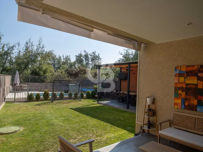 Casa en condominio con piscina | El Huinganal