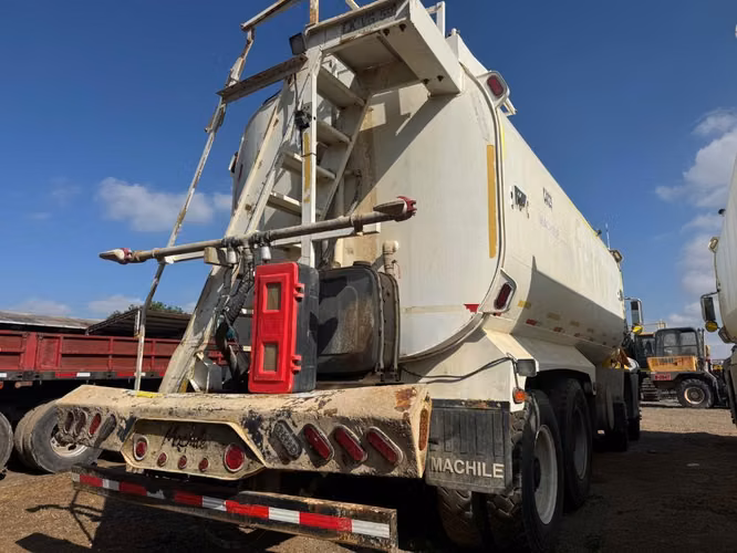 Camión Algibes impecable estado Mack 35.000. Litros