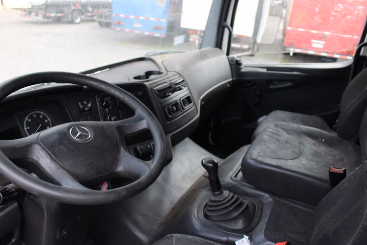 Camion Mercedes Benz Atego 1726 año 2017 Furgon Termico Equipo de Frio Thermoking V800max