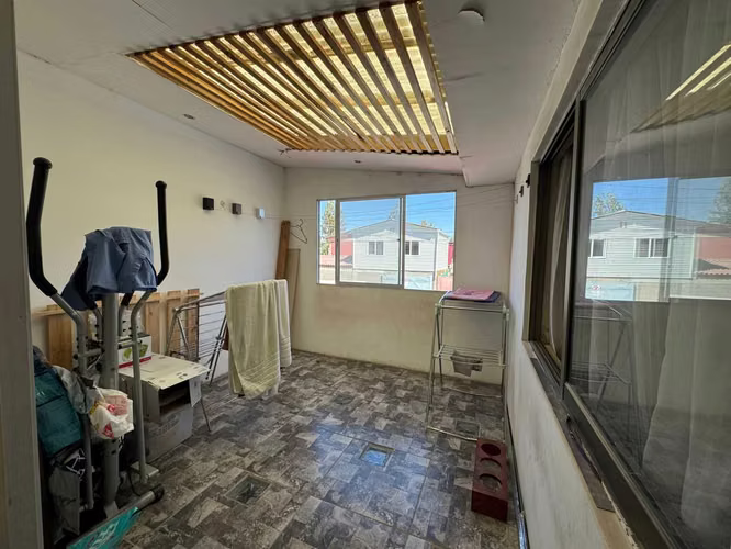 Casa esquina en Venta en el Palomar (137177)