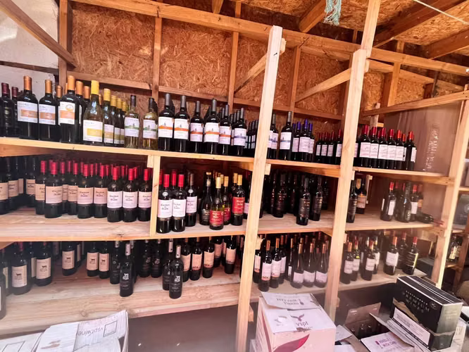 Amplio Local Comercial con Bodega y casa  (137364)