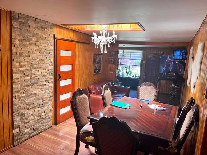 Amplio Local Comercial con Bodega y casa  (137364)