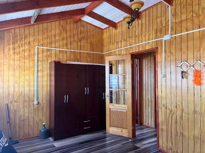 Amplio Local Comercial con Bodega y casa  (137364)