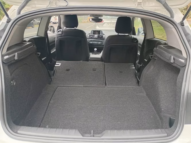 BMW 116I  1.6 MT 2013