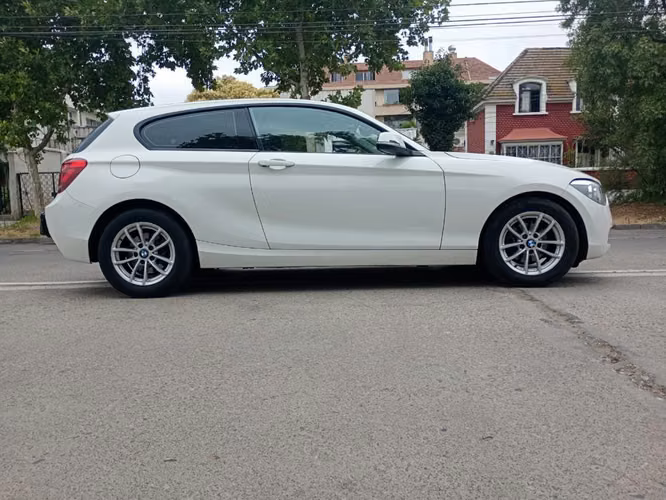 BMW 116I  1.6 MT 2013