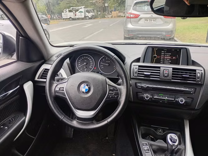 BMW 116I  1.6 MT 2013