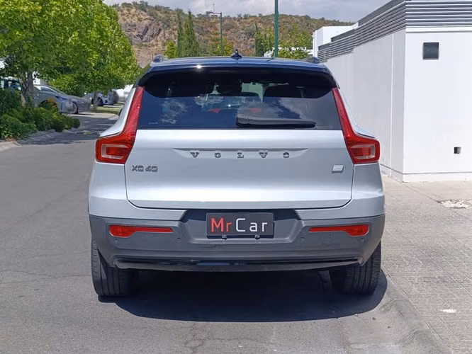 VOLVO XC40 2022
