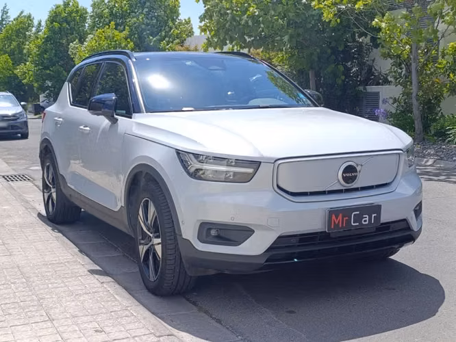 VOLVO XC40 2022