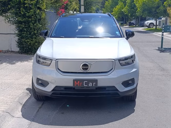 VOLVO XC40 2022