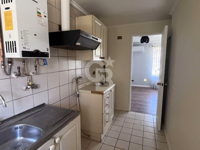 Casa de 2 pisos - Excelente ubicación. Rebajada!!