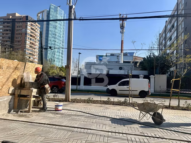 Local con visibilidad y conectividad, Las Condes