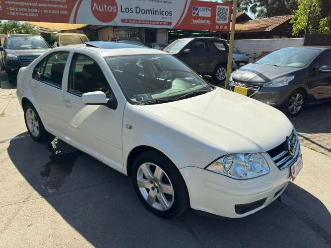 VOLKSWAGEN BORA TRENDLINE SKY 2.0 MEC FULL TECHO AIRE AIRBAG 2012 VER EN LAS CONDES