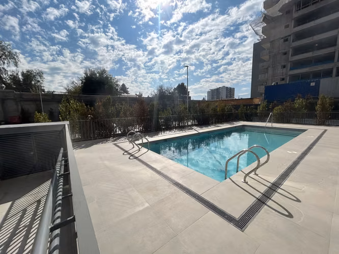 SE ARRIENDA DEPTO. NUEVO DE 1D1B BARRIO RESIDENCIAL DE ÑUÑOA - Imagen 25
