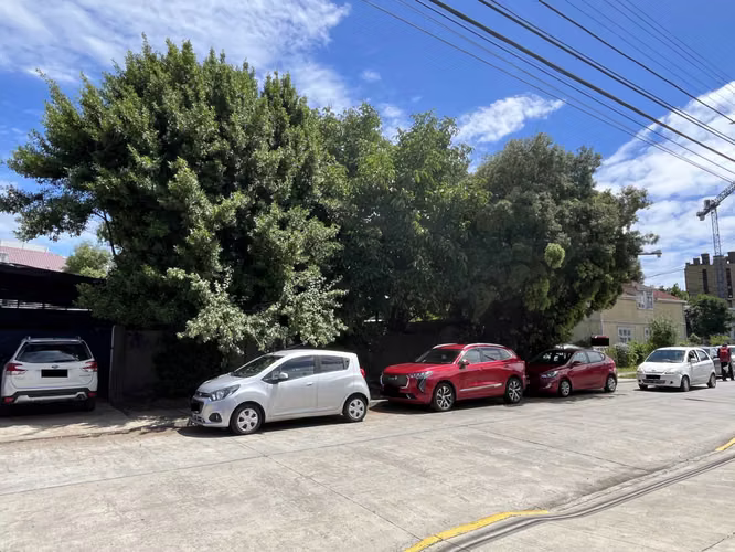 Se vende Terreno en calle Janequeo
