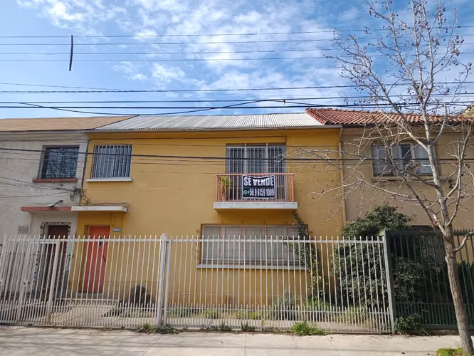 Casa 3 Dorm. Amplios - Patio Amplio - Excelente Ubicación