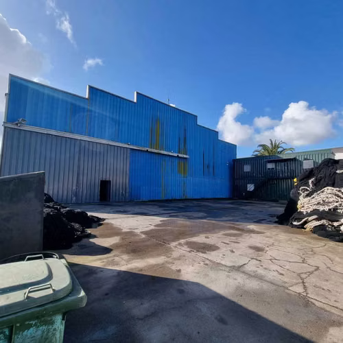 Gran Bodega en Jaime Repullo con 1300 m2 (138155)