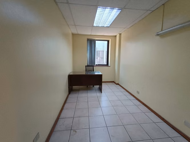 OFICINA EN EL CENTRO DE COQUIMBO EN ARRIENDO // EDIFICIO DIEGO PORTALES
