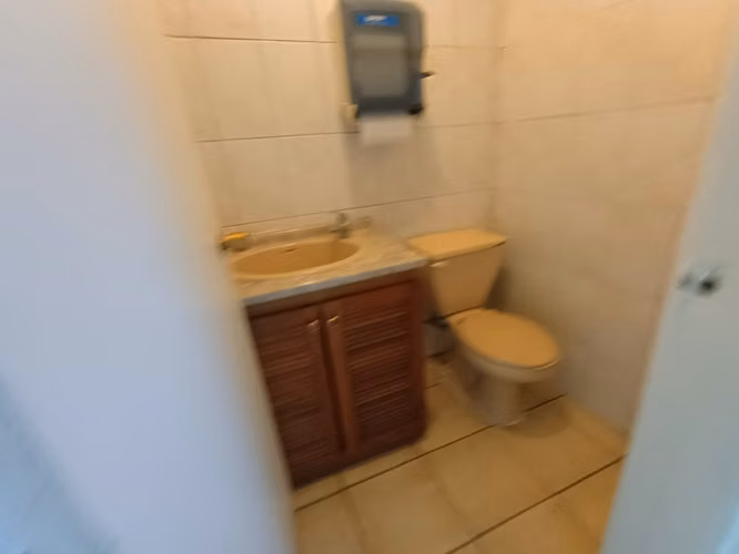 OFICINA EN EL CENTRO DE COQUIMBO EN ARRIENDO // EDIFICIO DIEGO PORTALES