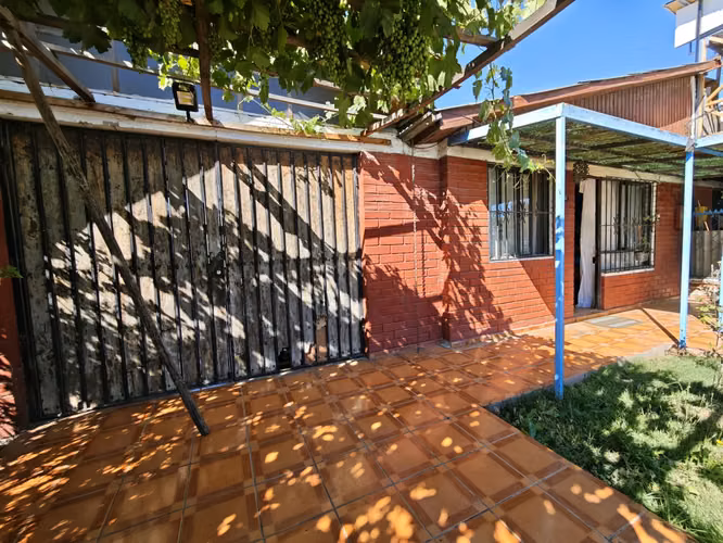 Se vende casa esquina con gran terreno en Villa El Abrazo