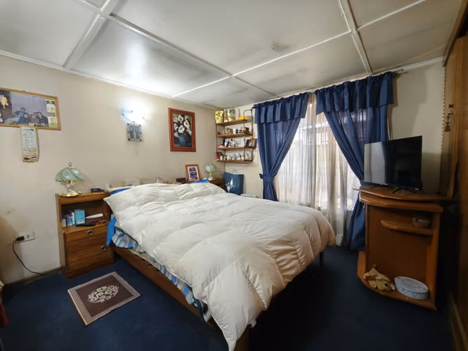 Se vende casa esquina con gran terreno en Villa El Abrazo