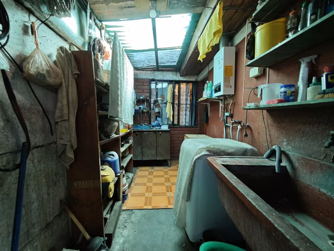 Se vende casa esquina con gran terreno en Villa El Abrazo