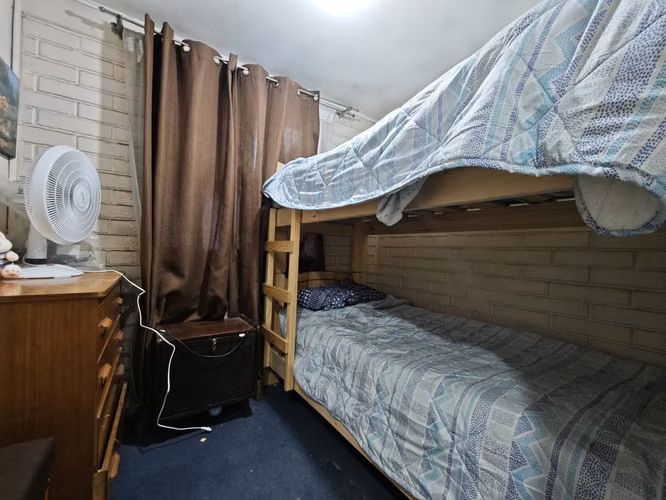Se vende casa esquina con gran terreno en Villa El Abrazo