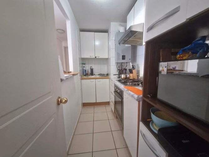 Grace Kelm Vende  depto excelente ubicación de 2 dorm 2 baños con est y bodega en barrio República, Santiago