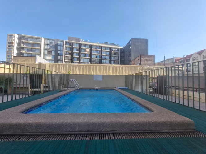 Grace Kelm Vende  depto excelente ubicación de 2 dorm 2 baños con est y bodega en barrio República, Santiago