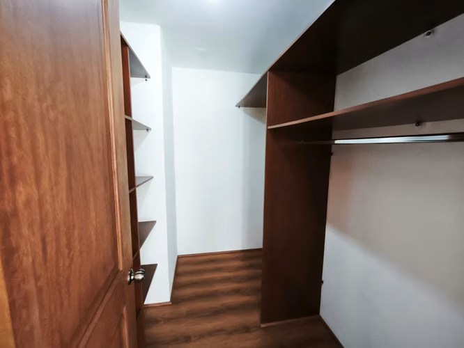CASA REMODELADA QUINCHO Y PISCINA (5D-4B) - EL BUEN CAMINO, PEÑALOLÉN - Imagen 16