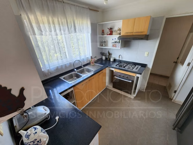 Casa En Venta En El Manzano Tiltil, 3d+3b Y 2e, Condominio Seguro