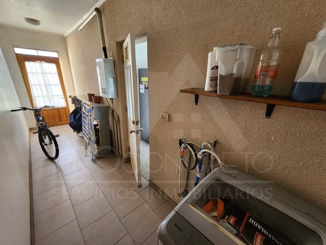 Casa En Venta En El Manzano Tiltil, 3d+3b Y 2e, Condominio Seguro